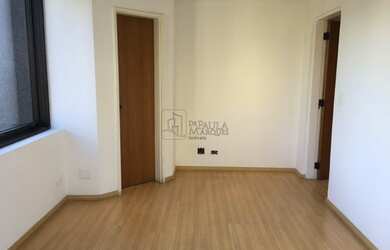 Imagem: O depósito possui 5 Vagas na garagem e 130m² de Área e está