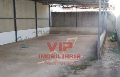 Imagem: O depósito possui 1 Vaga na garagem, 160m² de Área e está