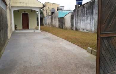 Imagem: A casa possui 1 Dormitório, 1 Banheiro, 5 Vagas na garagem