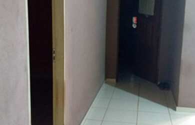 Imagem: A casa possui 3 Dormitórios, 2 Banheiros, 1 Vaga na garagem