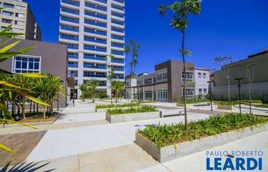 Imagem: O depósito possui 40m² de Área e está localizado em Água