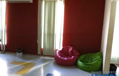 Imagem: O depósito possui 4 Vagas na garagem, 650m² de Área e está