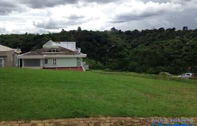 Imagem: O terreno possui 807m² de Área e está localizado em Alphaville