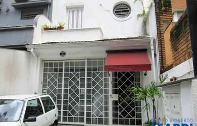 Imagem: O depósito possui 2 Vagas na garagem e 200m² de Área e está