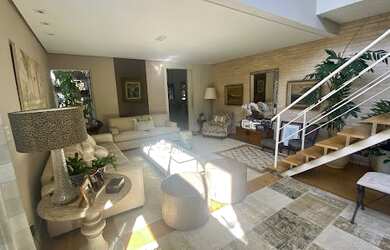 Imagem: A casa possui 3 Dormitórios, 4 Banheiros, 1 Vaga na garagem