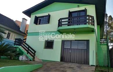 Imagem 1: Casa Padrão. Churrasqueira, Área de serviço, 200m² de Áreae3 Vagas...