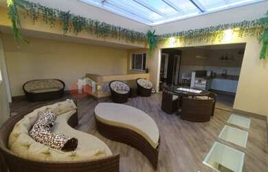 Imagem: A casa possui 2 Dormitórios, 1 Banheiro, 3 Vagas na garagem