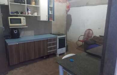 Imagem: A casa possui 2 Dormitórios, 1 Banheiro e está localizado