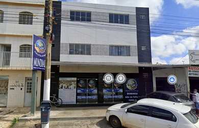 Imagem: O depósito possui 3 Vagas na garagem e 500m² de Área e está