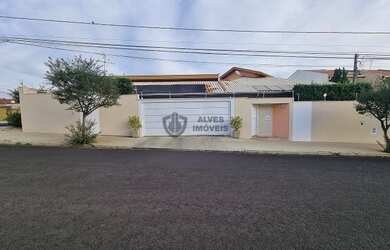 Imagem: A casa em condomínio possui 3 Dormitórios, 5 Banheiros, 5