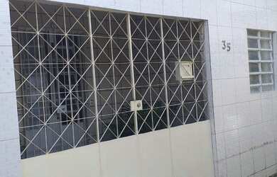 Imagem: A casa possui 2 Dormitórios, 2 Banheiros, 1 Vaga na garagem