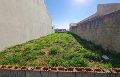 Imagem: O terreno possui 170m² de Área e está localizado em Parque