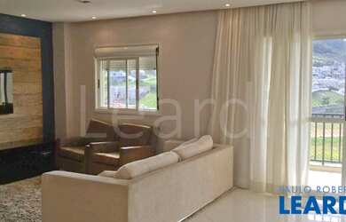 Imagem: O apartamento possui 3 Dormitórios, 5 Banheiros, 3 Vagas na