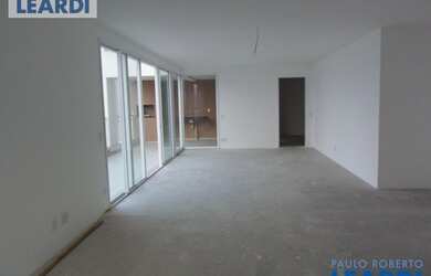 Imagem: O apartamento na cobertura possui 4 Dormitórios, 5 Banheiros