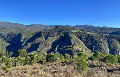 Imagem: A chácara possui 20.000m² de Área, Lareira e está localizado