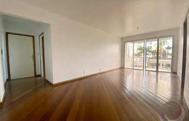 Imagem: O apartamento possui 3 Dormitórios, 2 Banheiros, 1 Vaga na