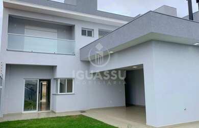 Imagem: A casa possui 2 Dormitórios, 1 Banheiro, 2 Vagas na garagem