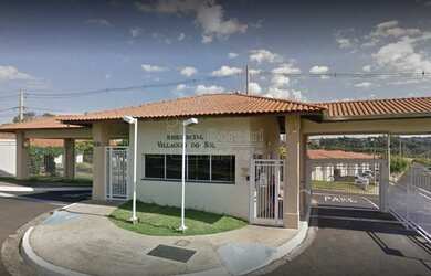 Imagem: A casa em condomínio possui 2 Dormitórios, 1 Banheiro, 2 Vagas