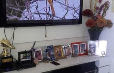 Imagem: O apartamento possui 2 Dormitórios, 1 Banheiro, 2 Vagas na