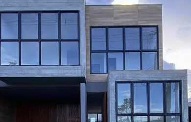 Imagem: O apartamento possui 4 Dormitórios, 3 Banheiros, 5 Vagas na