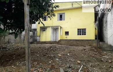 Imagem: A casa possui 1 Dormitório, 1 Banheiro, 200m² de Área e