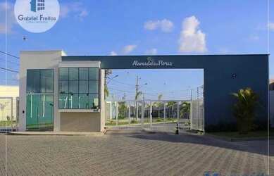 Imagem: A casa possui 3 Dormitórios, 1 Banheiro e 1 Vaga na garagem