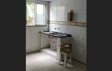 Imagem: A casa possui 2 Dormitórios, 2 Banheiros, 2 Vagas na garagem