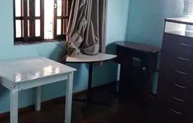 Imagem: A casa possui 1 Dormitório, 1 Banheiro e está localizado