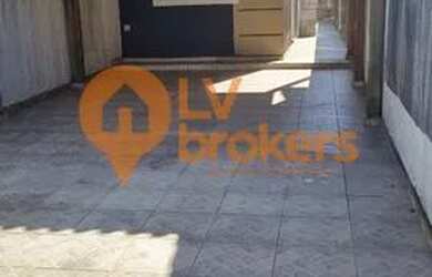 Imagem: A casa possui 2 Dormitórios, 2 Banheiros, 2 Vagas na garagem