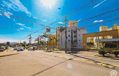 Imagem: O apartamento possui 3 Dormitórios, 1 Banheiro, 1 Vaga na garagem