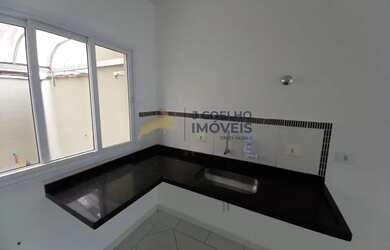 Imagem: A casa possui 2 Dormitórios, 2 Banheiros, 80m² de Área e