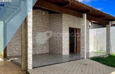 Imagem: A casa possui 2 Dormitórios, 1 Banheiro, 1 Vaga na garagem