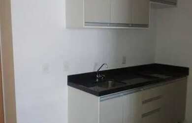 Imagem: O apartamento possui 1 Dormitório, 1 Banheiro, 1 Vaga na garagem