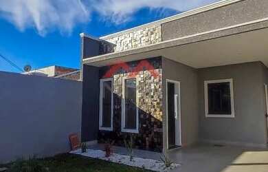 Imagem: A casa possui 3 Dormitórios, 1 Banheiro, 2 Vagas na garagem