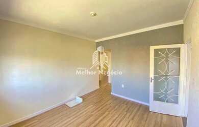 Imagem: A casa possui 3 Dormitórios, 3 Banheiros, 3 Vagas na garagem