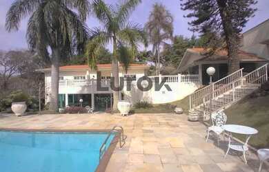 Imagem: A casa em condomínio possui 4 Dormitórios, 5 Banheiros, 5