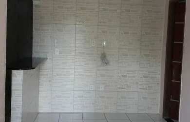 Imagem: A casa possui 2 Dormitórios, 2 Banheiros, 1 Vaga na garagem