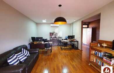 Imagem: O depósito possui 5 Vagas na garagem, 320m² de Área e está