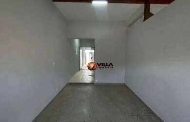 Imagem: A casa possui 3 Dormitórios, 2 Banheiros, 1 Vaga na garagem