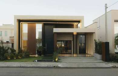 Imagem: A casa em condomínio possui 4 Dormitórios, 3 Banheiros, 2