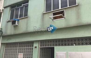 Imagem: A casa possui 5 Dormitórios, 4 Banheiros, 1 Vaga na garagem