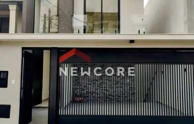 Imagem: A casa possui 3 Dormitórios, 4 Banheiros, 2 Vagas na garagem