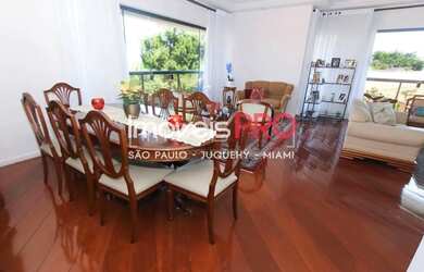 Imagem 4: Localizado em bairro arborizado com 215m² com 4 vagas no Alto da Boa...