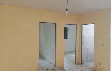 Imagem: O apartamento possui 2 Dormitórios, 1 Banheiro e 2 Vagas na