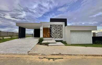 Imagem: A casa em condomínio possui 3 Dormitórios, 3 Banheiros, 222m²