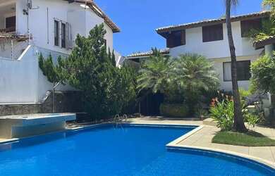 Imagem 2: Mansão a venda e aluguel no Itaigara, ² totais, finamente decorada em madeira nobre, amplo