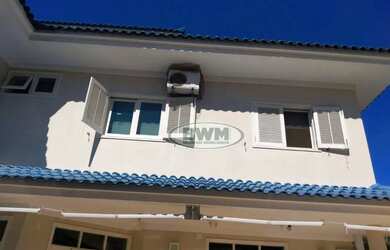 Imagem: A casa em condomínio possui 4 Dormitórios, 4 Banheiros, 4