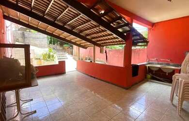 Imagem: A casa possui 3 Dormitórios, 1 Banheiro, 100m² de Área e