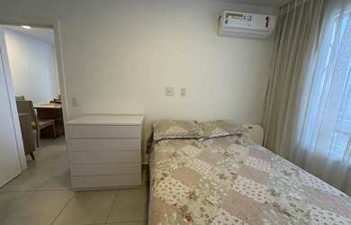 Imagem: O apartamento possui 1 Dormitório, 1 Banheiro, 1 Vaga na garagem