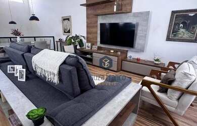 Imagem: A casa em condomínio possui 4 Dormitórios, 4 Banheiros, 4